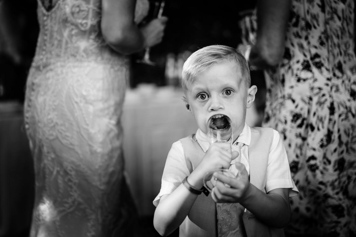 Foto divertente durante un matrimonio